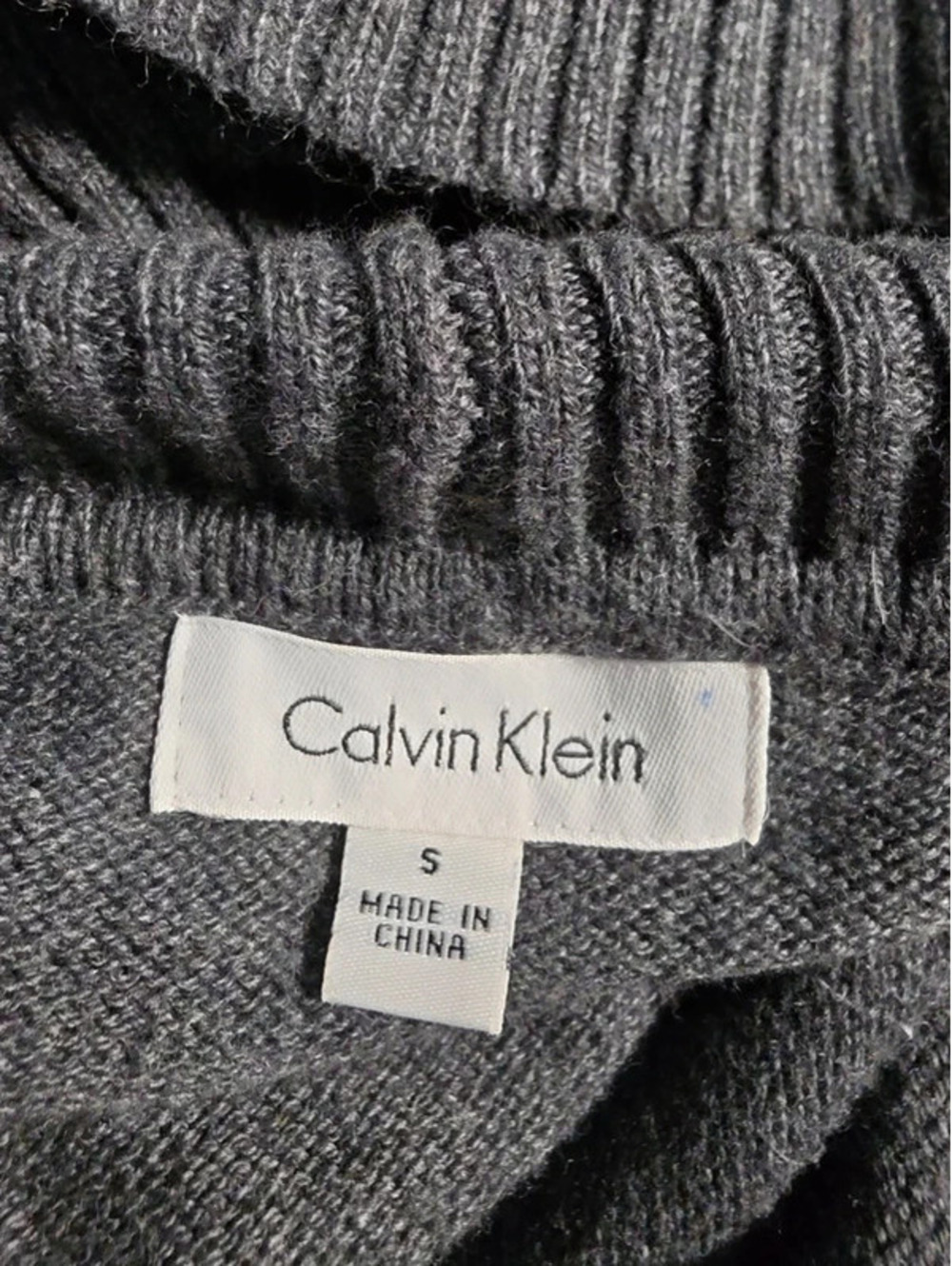 Calvin Klein - Picture 4 of 5